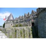 Pontiviy : le château en grand format (nouvelle fenêtre)